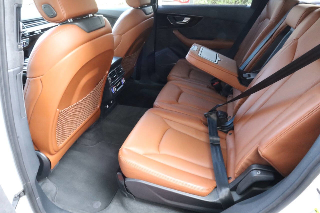 Used 2019 Audi Q7 3.0T Prestige image 10