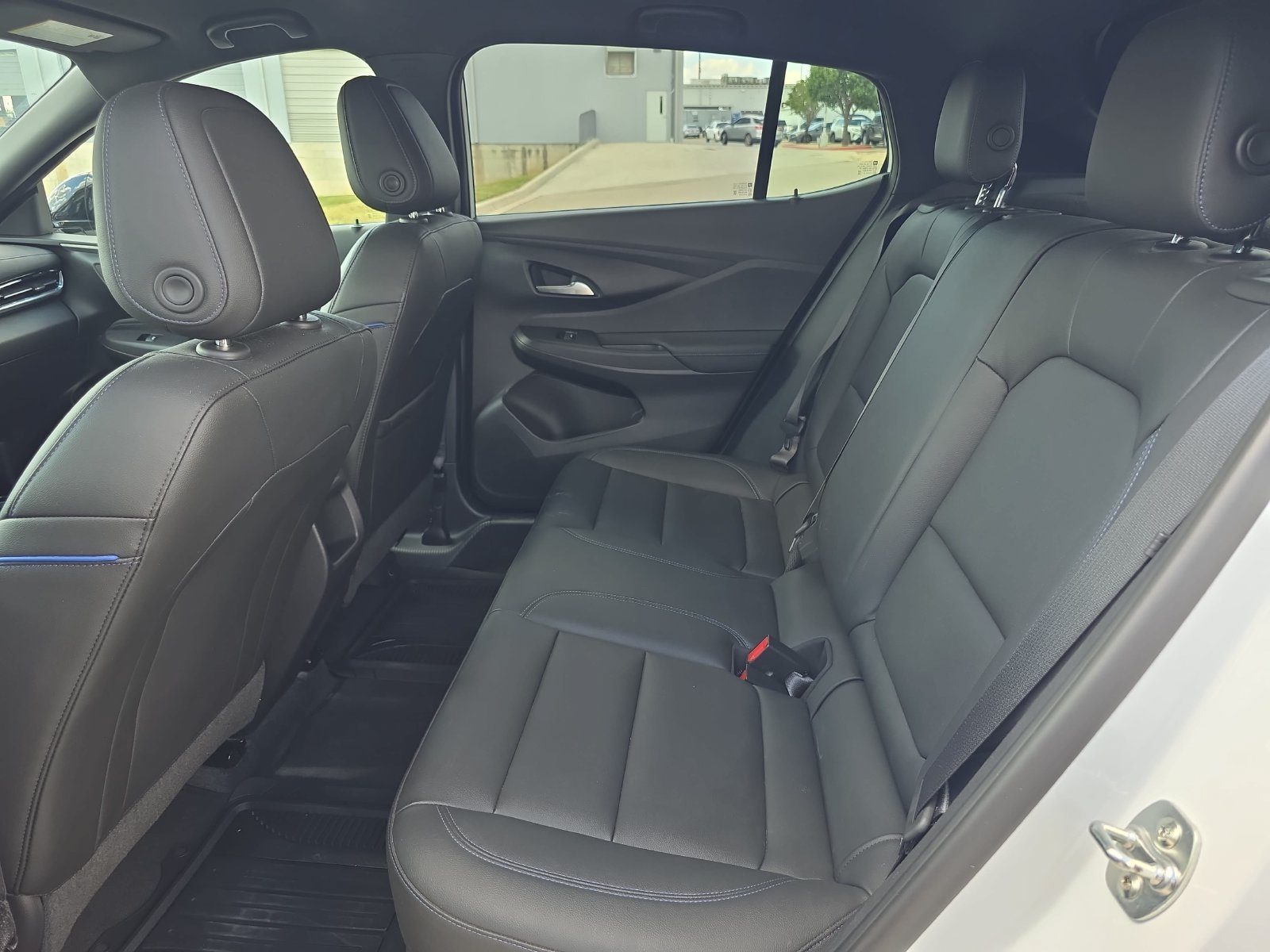 Used 2025 Buick Envista Sport Touring w/ Convenience I Package FWD image 11