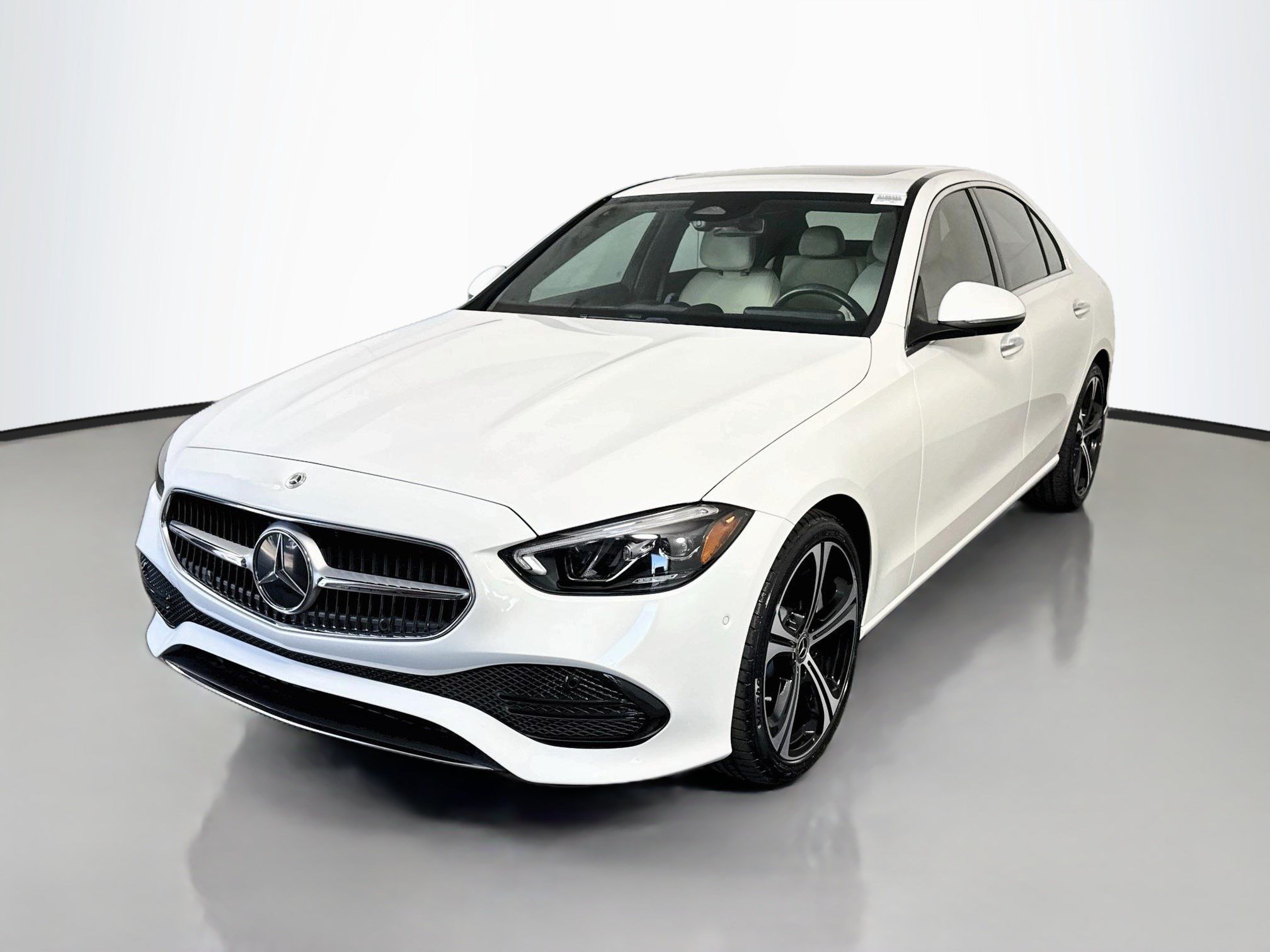 Used 2024 Mercedes-Benz C 300 Sedan image 4