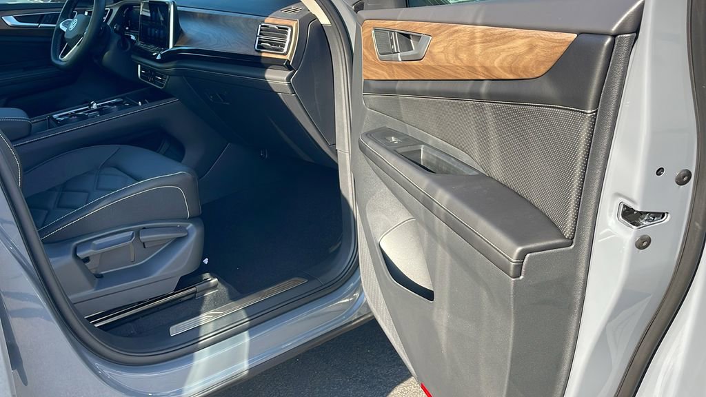 New 2026 Volkswagen Atlas SE FWD image 35