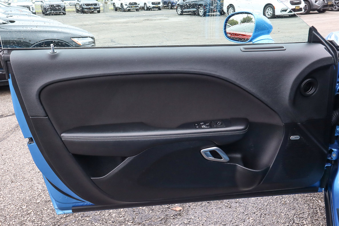 Used 2023 Dodge Challenger SXT image 13