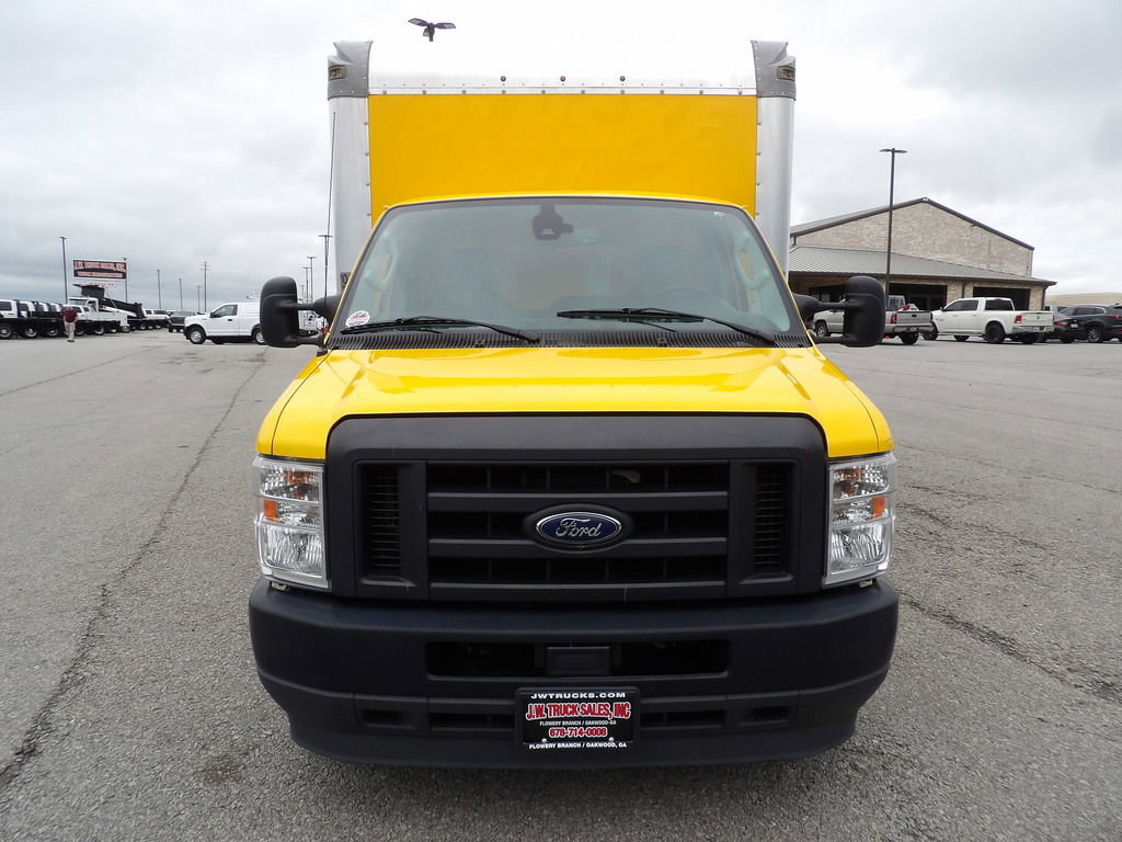 Used 2021 Ford E-350 and Econoline 350 Super Duty RWD image 12