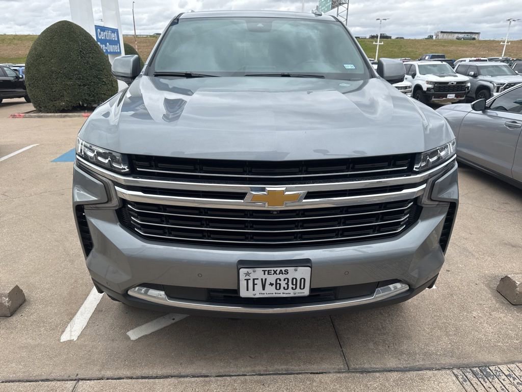 Used 2023 Chevrolet Suburban LT w/ Luxury Package image 8