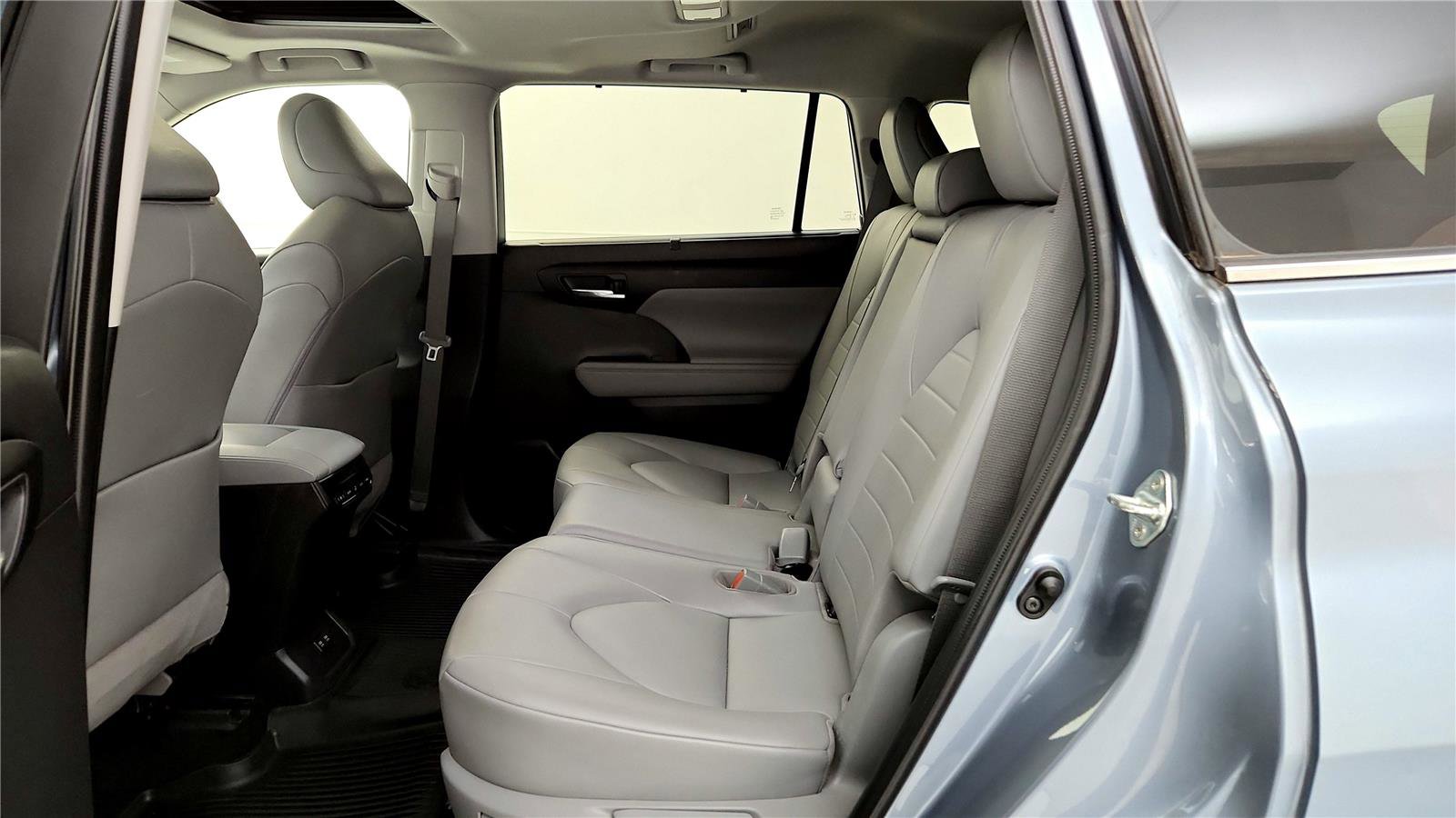 Certified 2020 Toyota Highlander XLE image 33