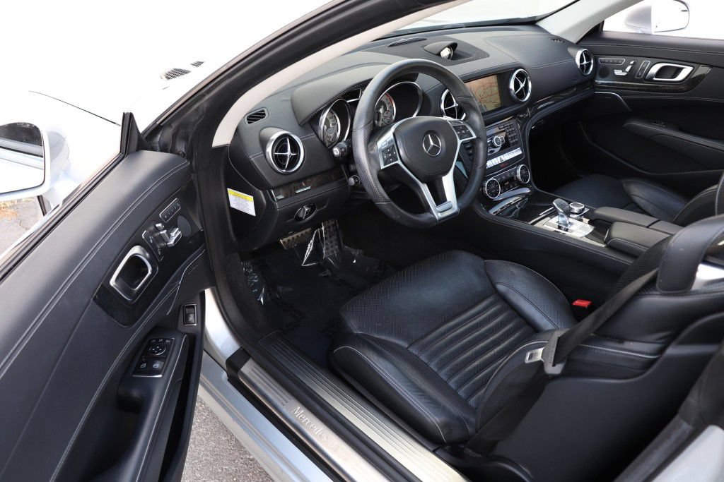 Used 2014 Mercedes-Benz SL 550 w/ Driver Assistance Package image 20
