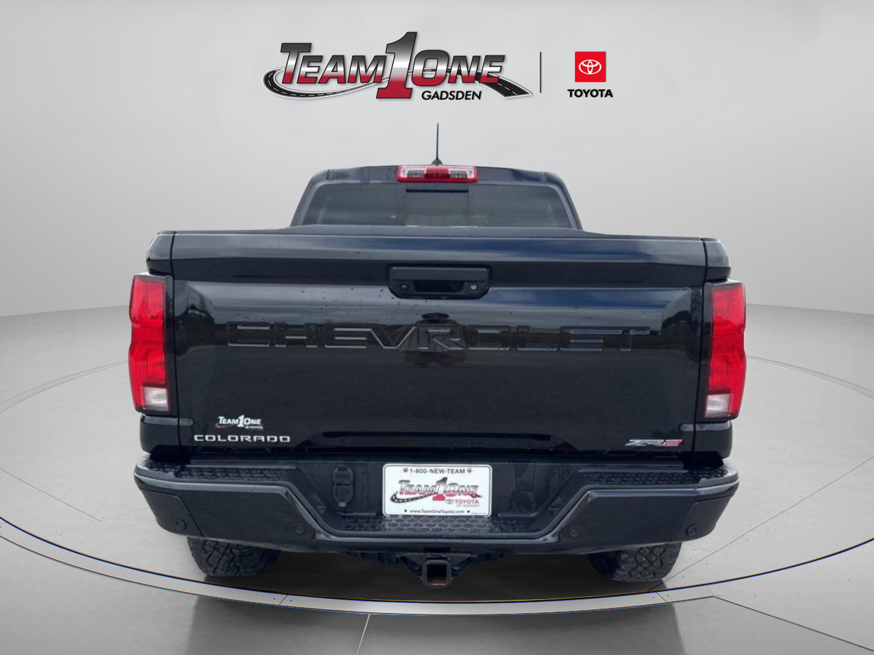 Used 2025 Chevrolet Colorado ZR2 w/ Technology Package AWD/4WD image 10