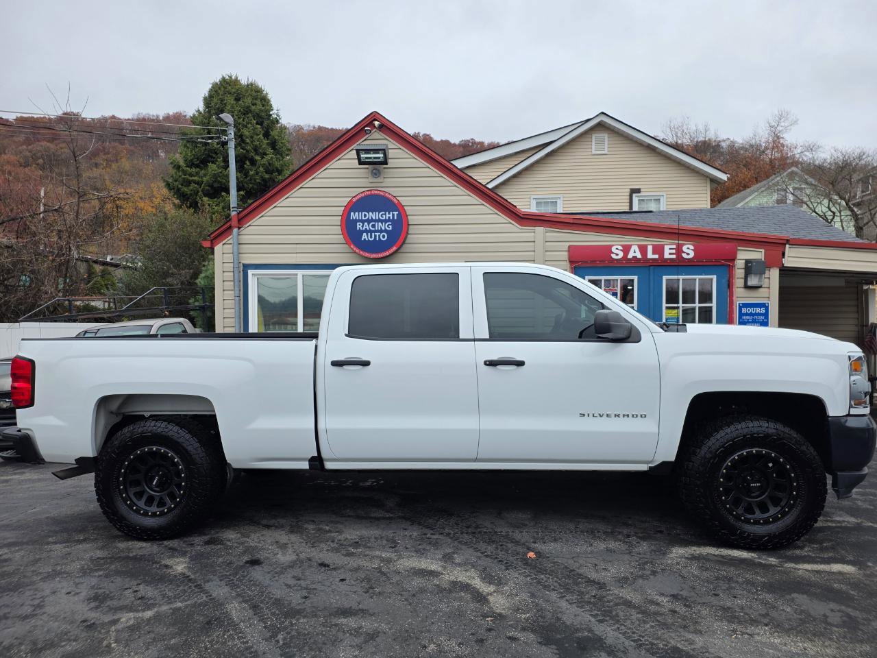 Used 2018 Chevrolet Silverado 1500 W/T w/ Trailering Package RWD image 5