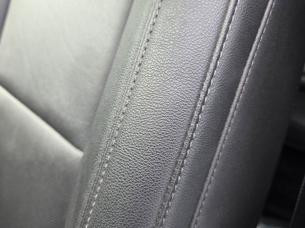 Used 2025 GMC Sierra 3500 SLT w/ SLT Convenience Package image 16