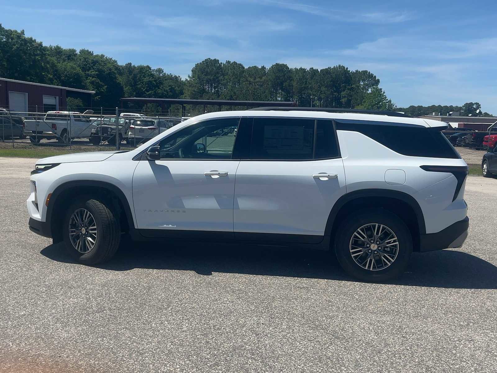 New 2026 Chevrolet Traverse LT FWD image 4