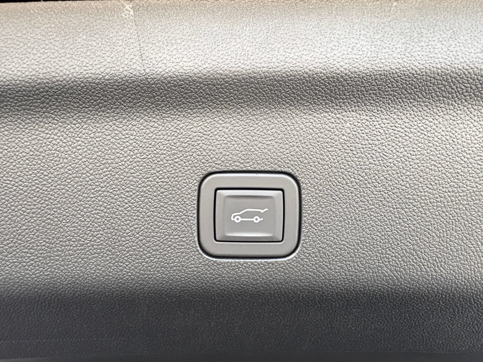 New 2026 GMC Yukon XL Denali Ultimate w/ LPO, Floor Liner Package AWD/4WD image 23