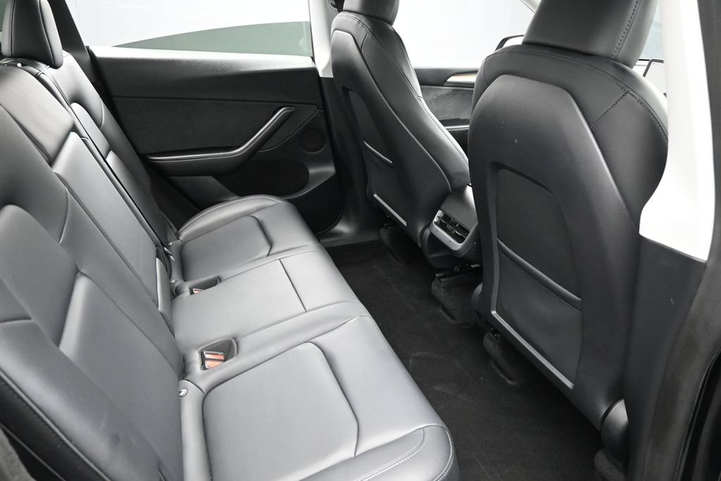 Used 2023 Tesla Model Y 2WD image 29