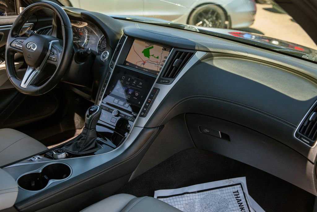 Used 2019 INFINITI Q60 3.0t Luxe w/ Essential Package image 11