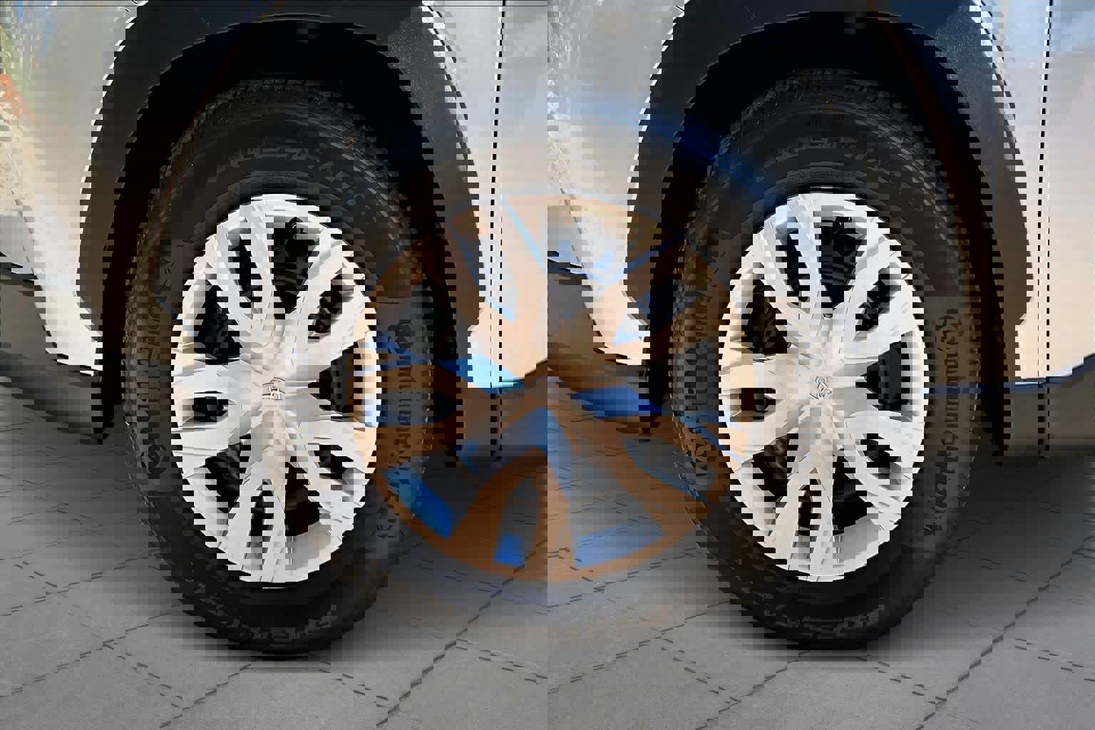 Used 2023 Toyota Corolla Cross L image 11