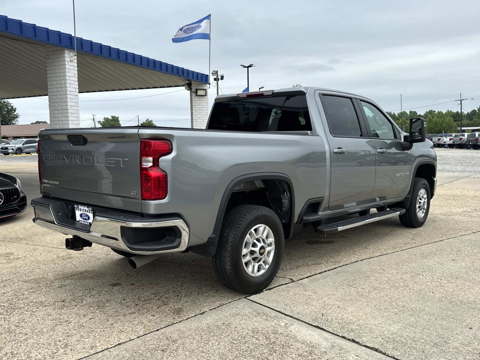 Used 2024 Chevrolet Silverado 2500 LT w/ Convenience Package AWD/4WD image 7