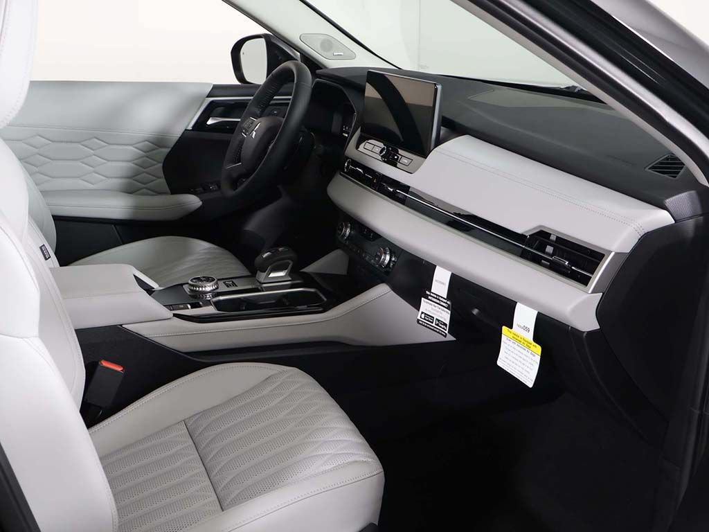 New 2026 Mitsubishi Outlander SEL AWD/4WD image 40
