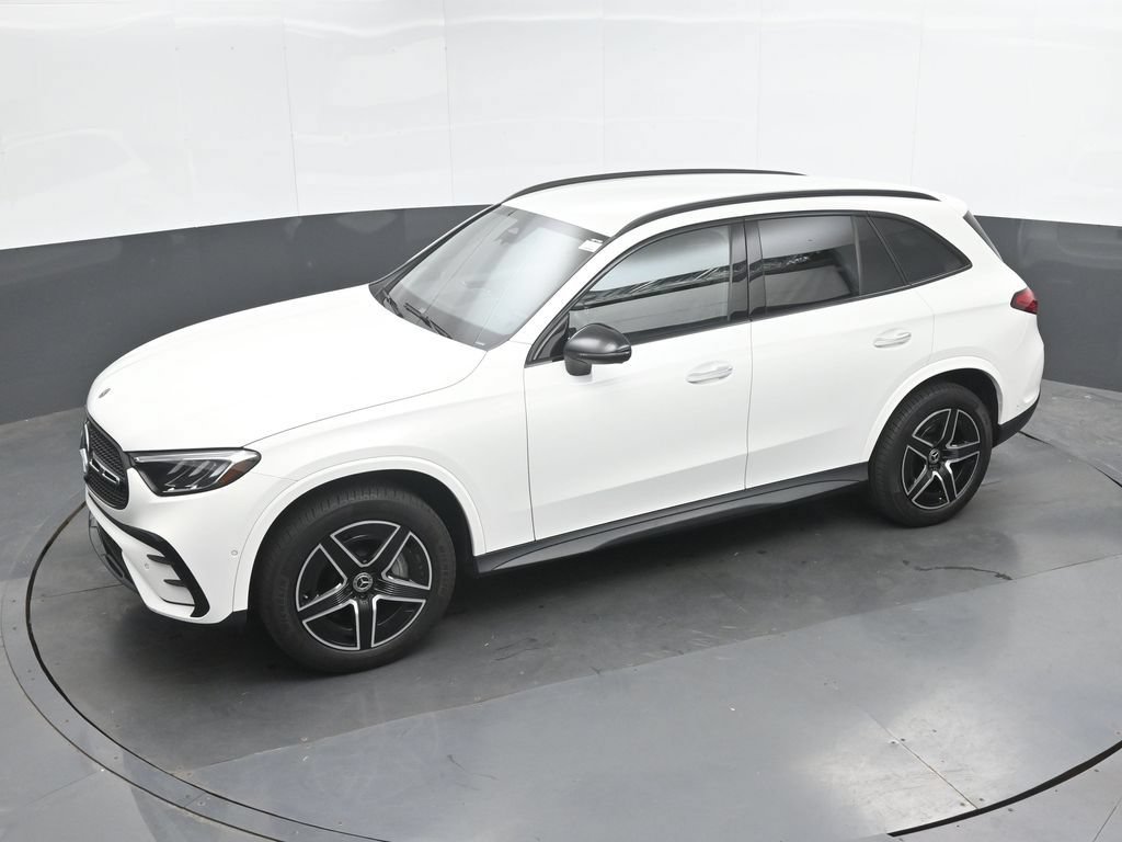 Used 2024 Mercedes-Benz GLC 300 4MATIC image 36
