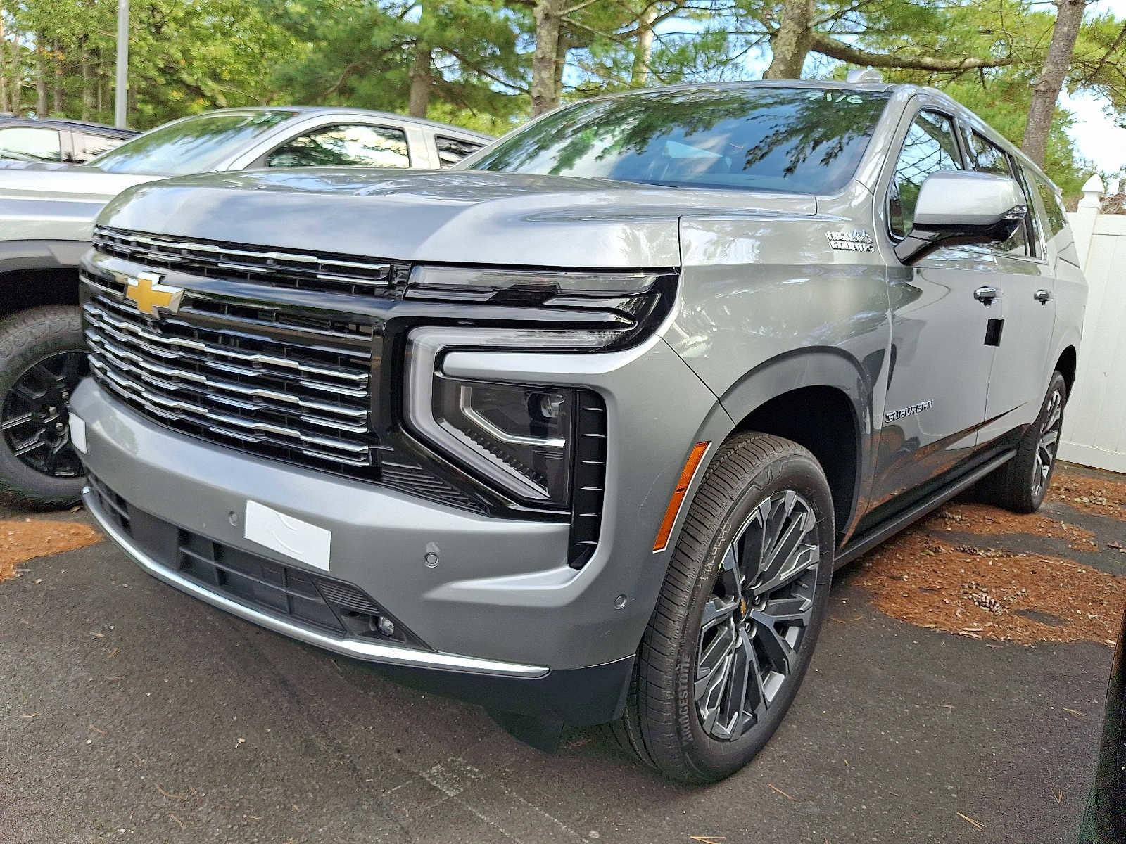 New 2026 Chevrolet Suburban High Country image 3