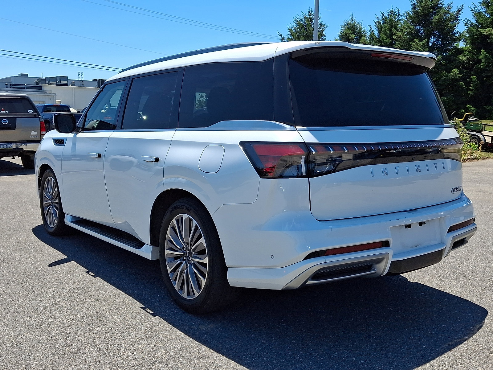 Certified 2025 INFINITI QX80 Sensory AWD/4WD image 4