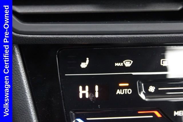 Used 2025 Volkswagen Jetta SE image 38