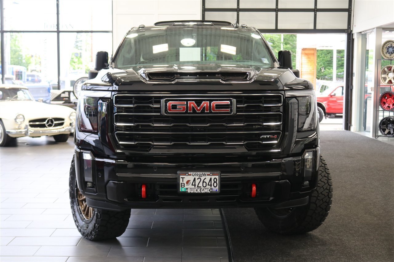 Used 2024 GMC Sierra 3500 AT4 w/ AT4 Premium Plus Package AWD/4WD image 8