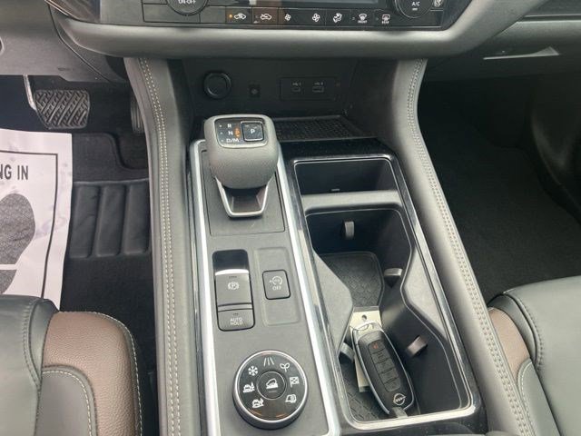 Used 2024 Nissan Pathfinder Platinum w/ Cargo Package image 20