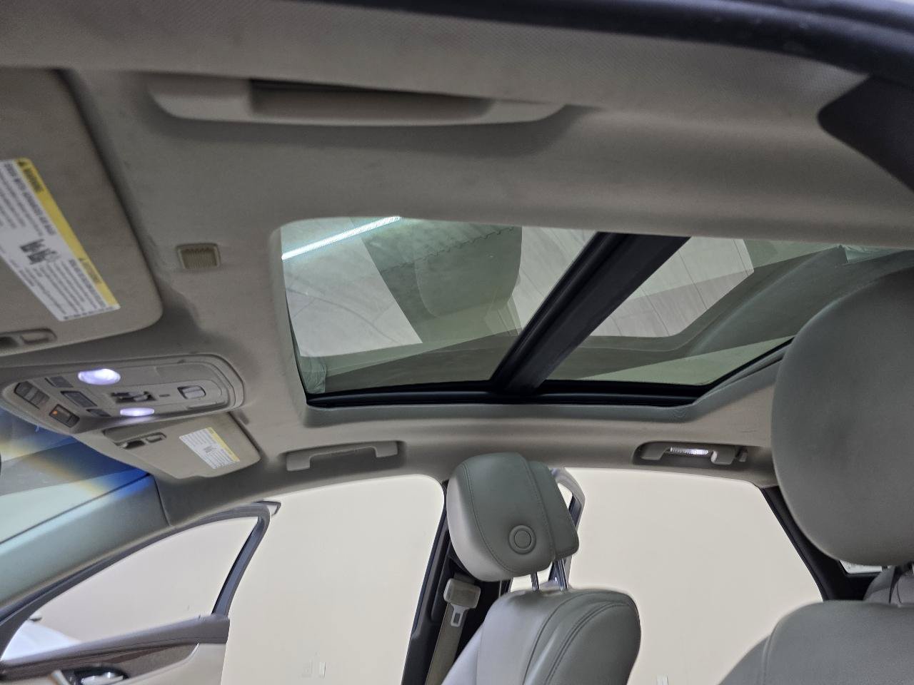 Used 2013 Cadillac XTS Luxury FWD image 38