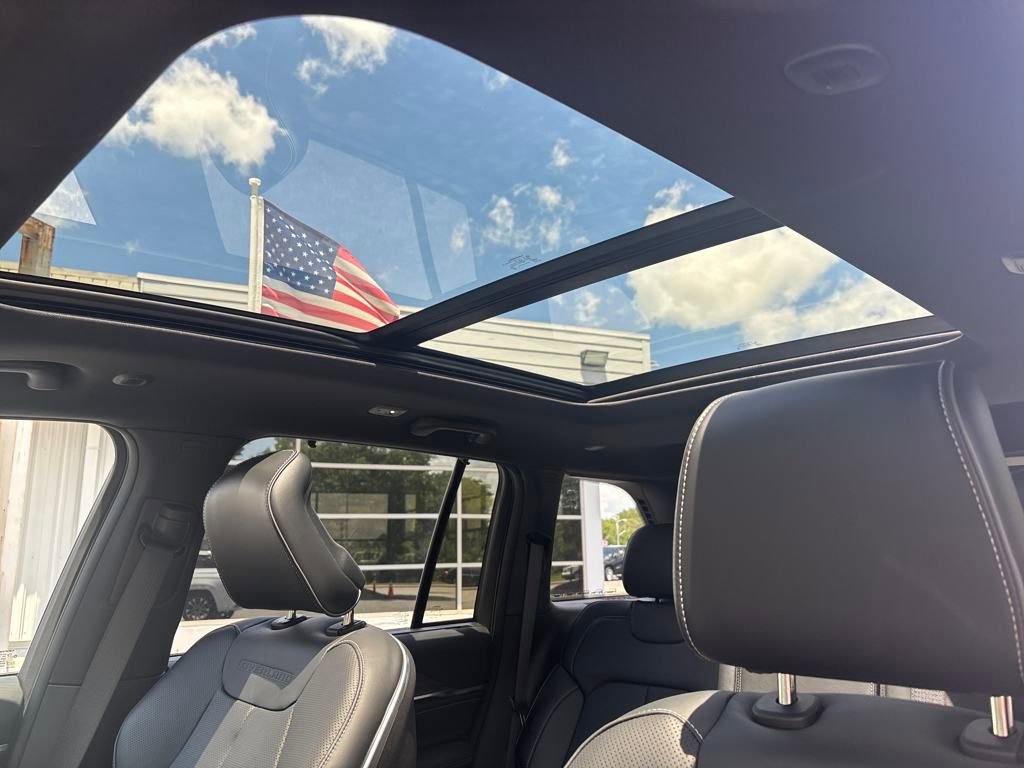 New 2025 Jeep Grand Cherokee Overland w/ Adv Protech Group III image 22