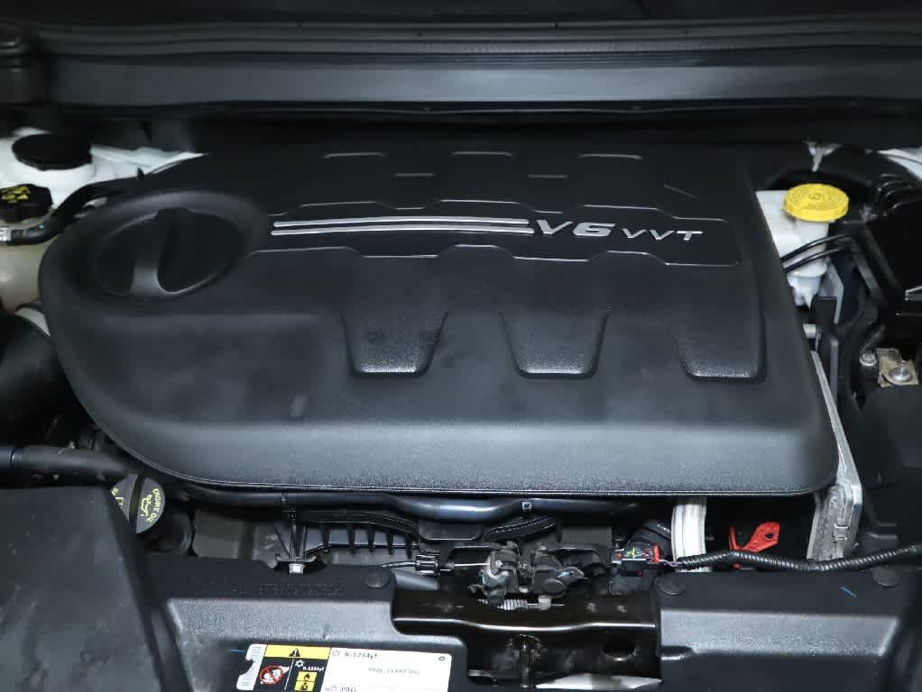 Used 2018 Jeep Cherokee Overland w/ Technology Group AWD/4WD image 38