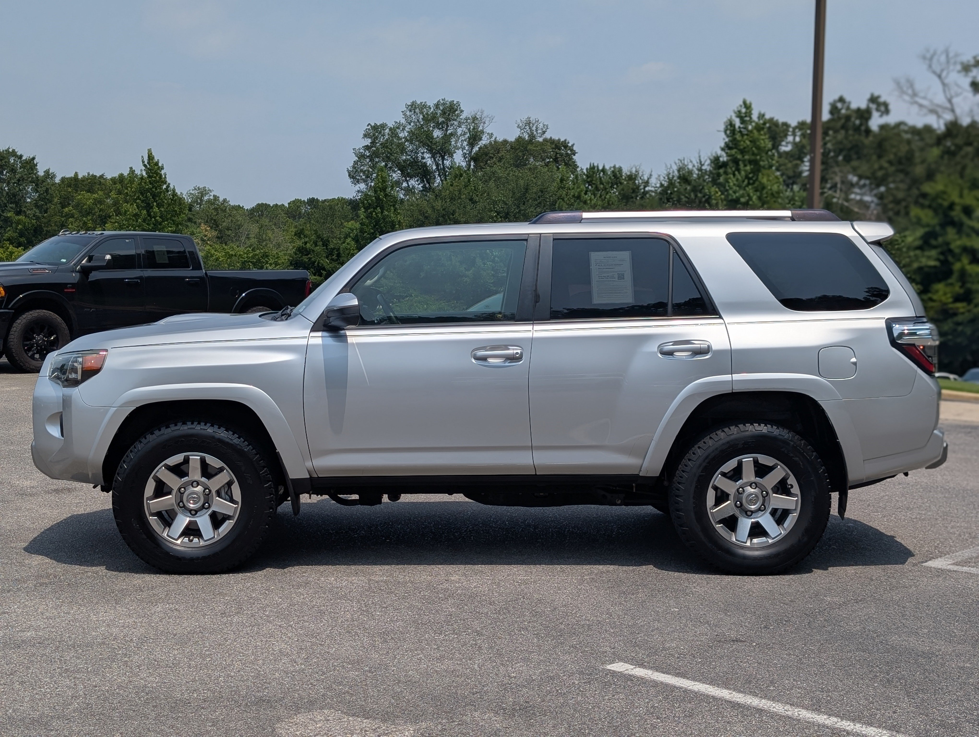 Used 2016 Toyota 4Runner Trail AWD/4WD image 6