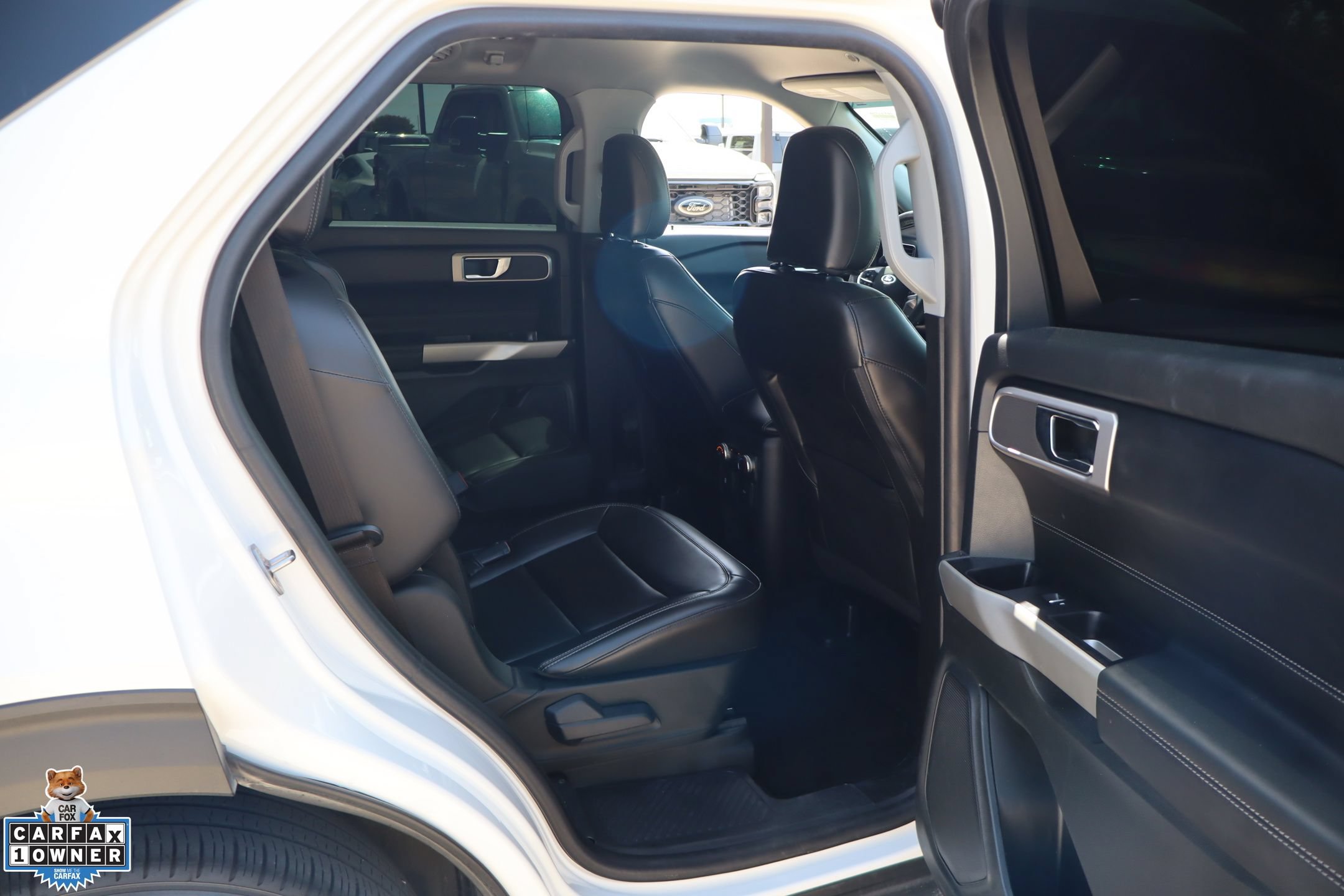 Used 2021 Ford Explorer XLT w/ Equipment Group 202A RWD image 29
