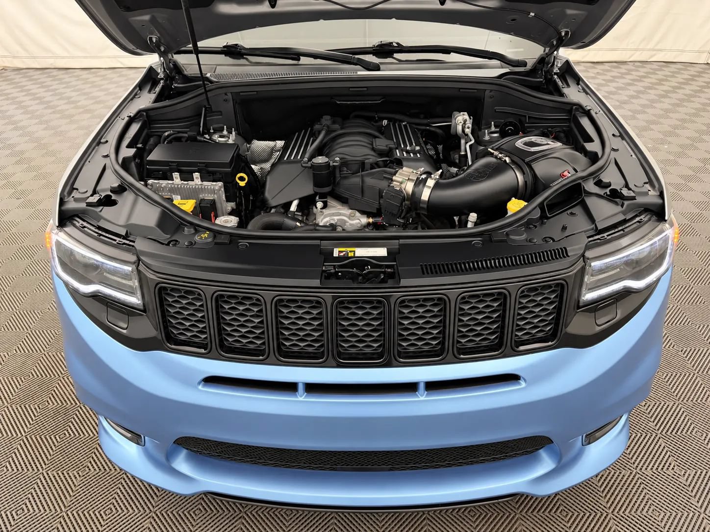 Used 2018 Jeep Grand Cherokee SRT AWD/4WD image 52