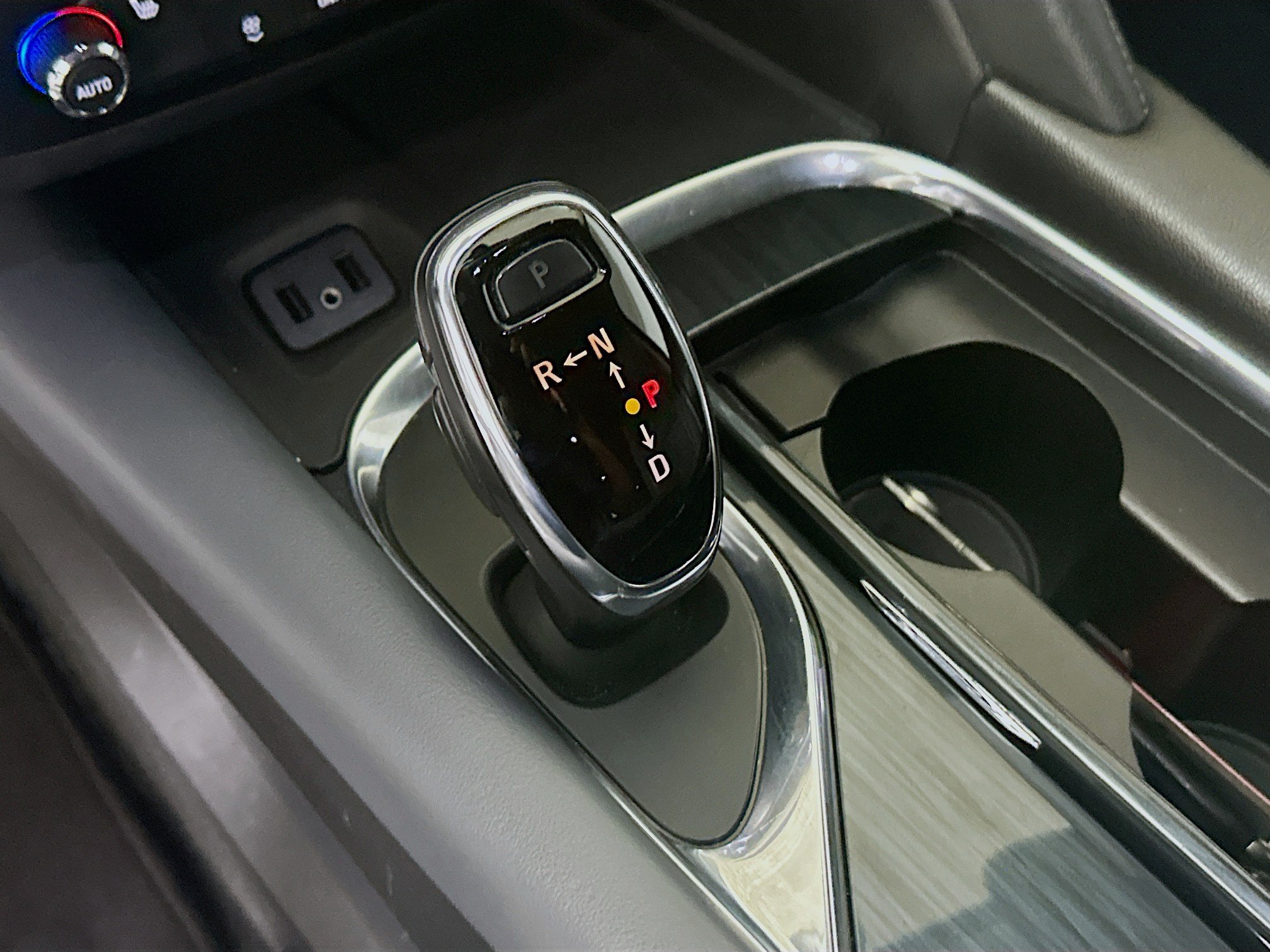 Used 2018 Buick Enclave Essence FWD image 21