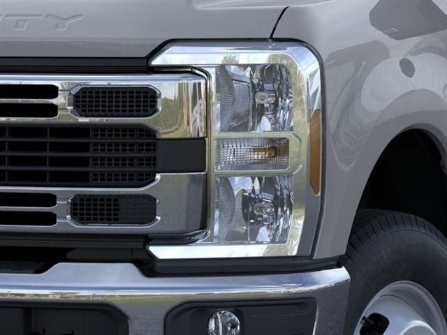 New 2026 Ford F350 XLT w/ 360-Degree Camera Package AWD/4WD image 18