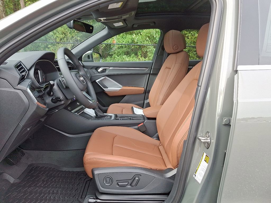 Certified 2025 Audi Q3 2.0T Premium w/ Convenience Package AWD/4WD image 6