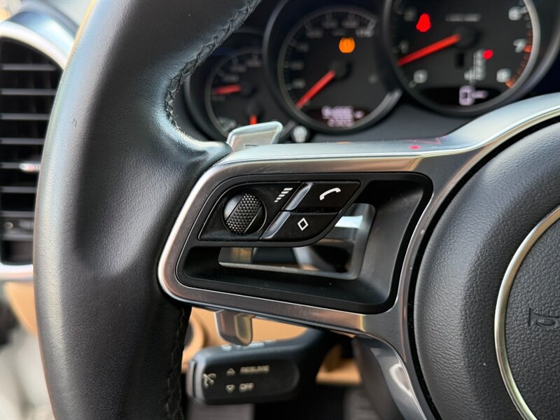 Used 2018 Porsche Cayenne Platinum Edition AWD/4WD image 27