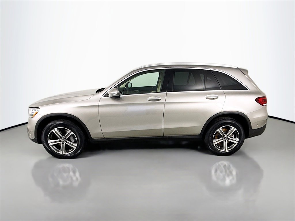 Used 2021 Mercedes-Benz GLC 300 4MATIC image 2