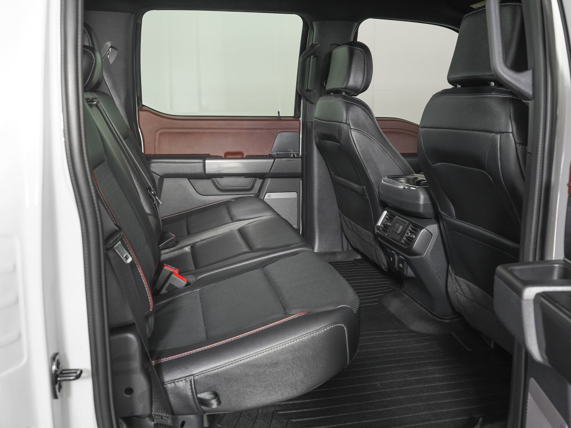 Used 2023 Ford F150 Lariat w/ Max Trailer Tow Package AWD/4WD image 10