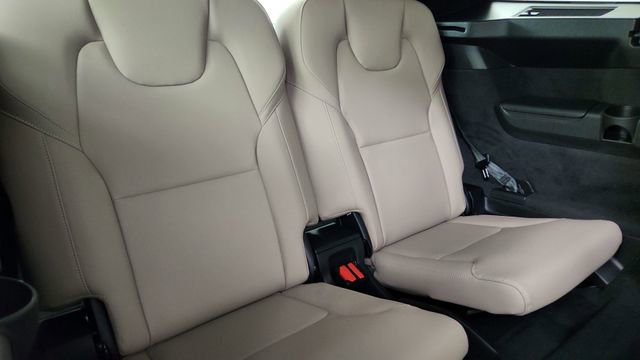 Used 2026 Volvo XC90 B6 Plus w/ Protection Package Premier AWD/4WD image 35
