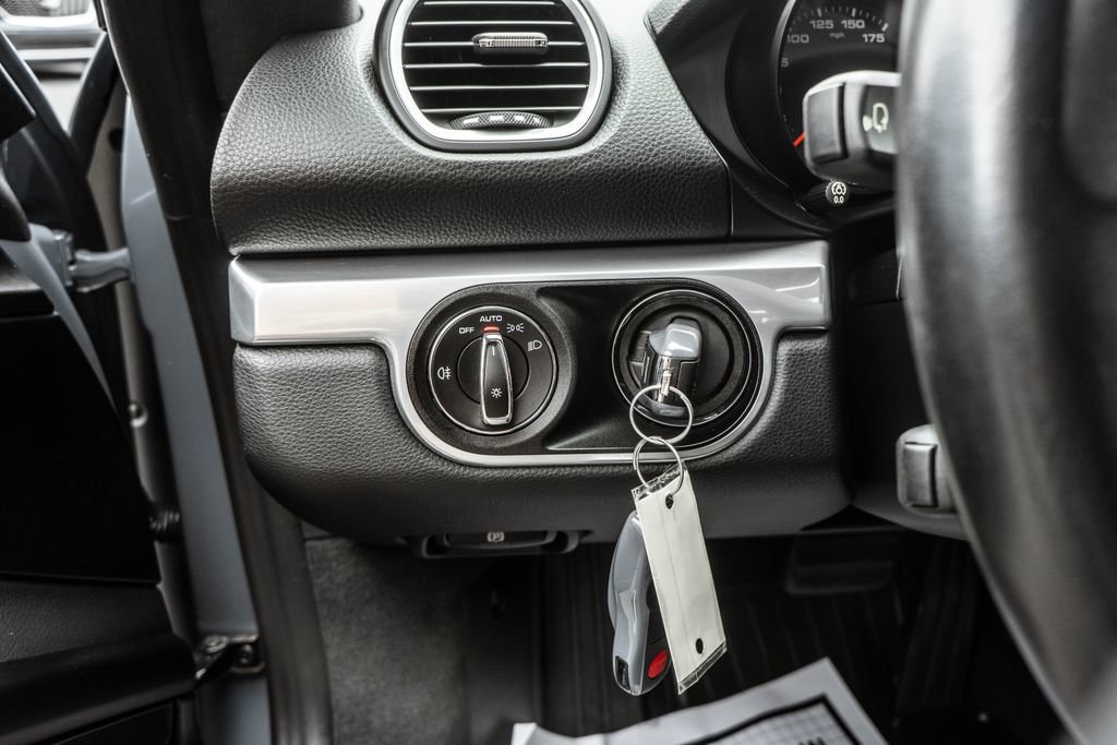 Used 2018 Porsche 718 Cayman RWD image 15