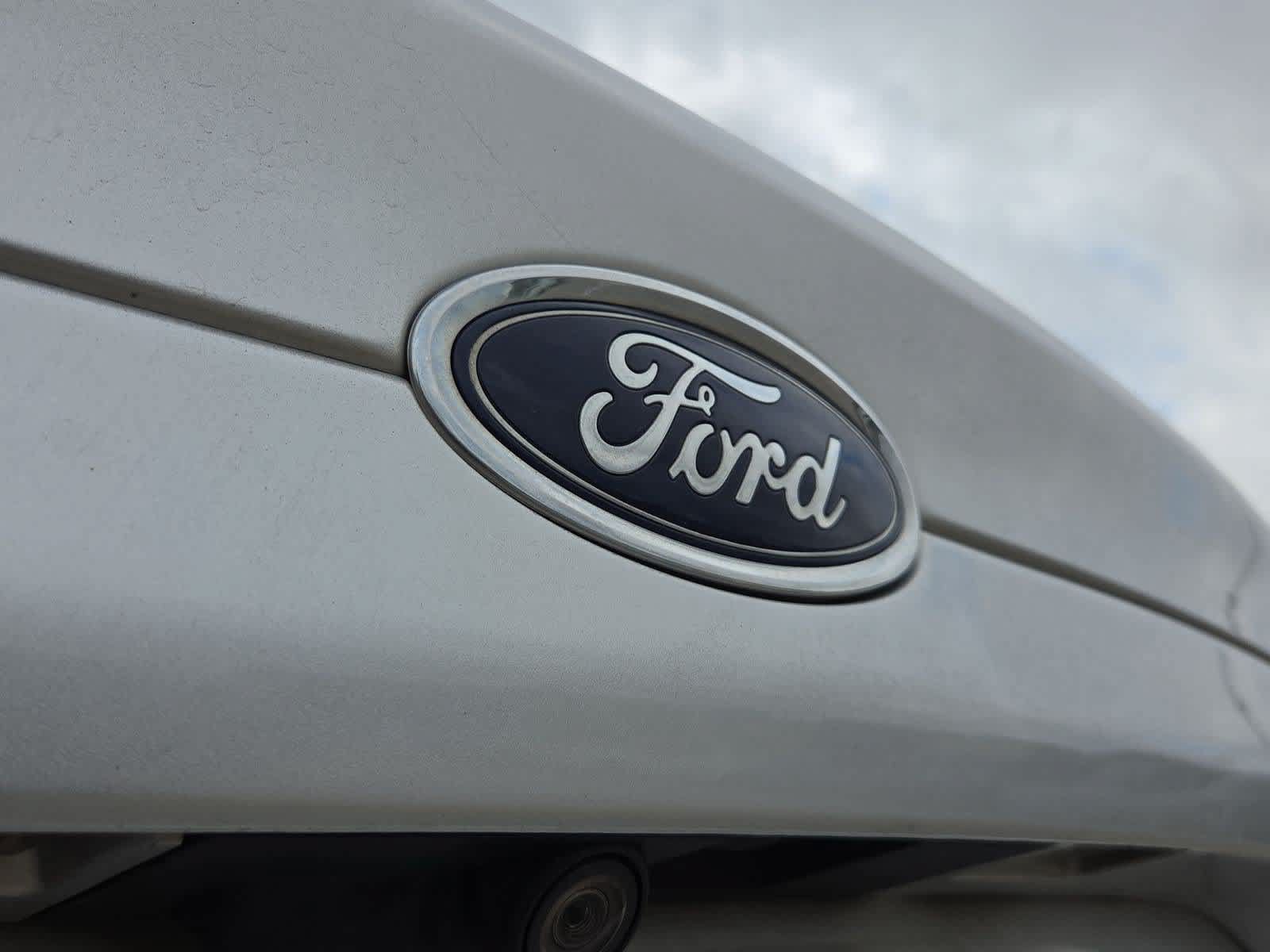Used 2016 Ford Fusion SE FWD image 11