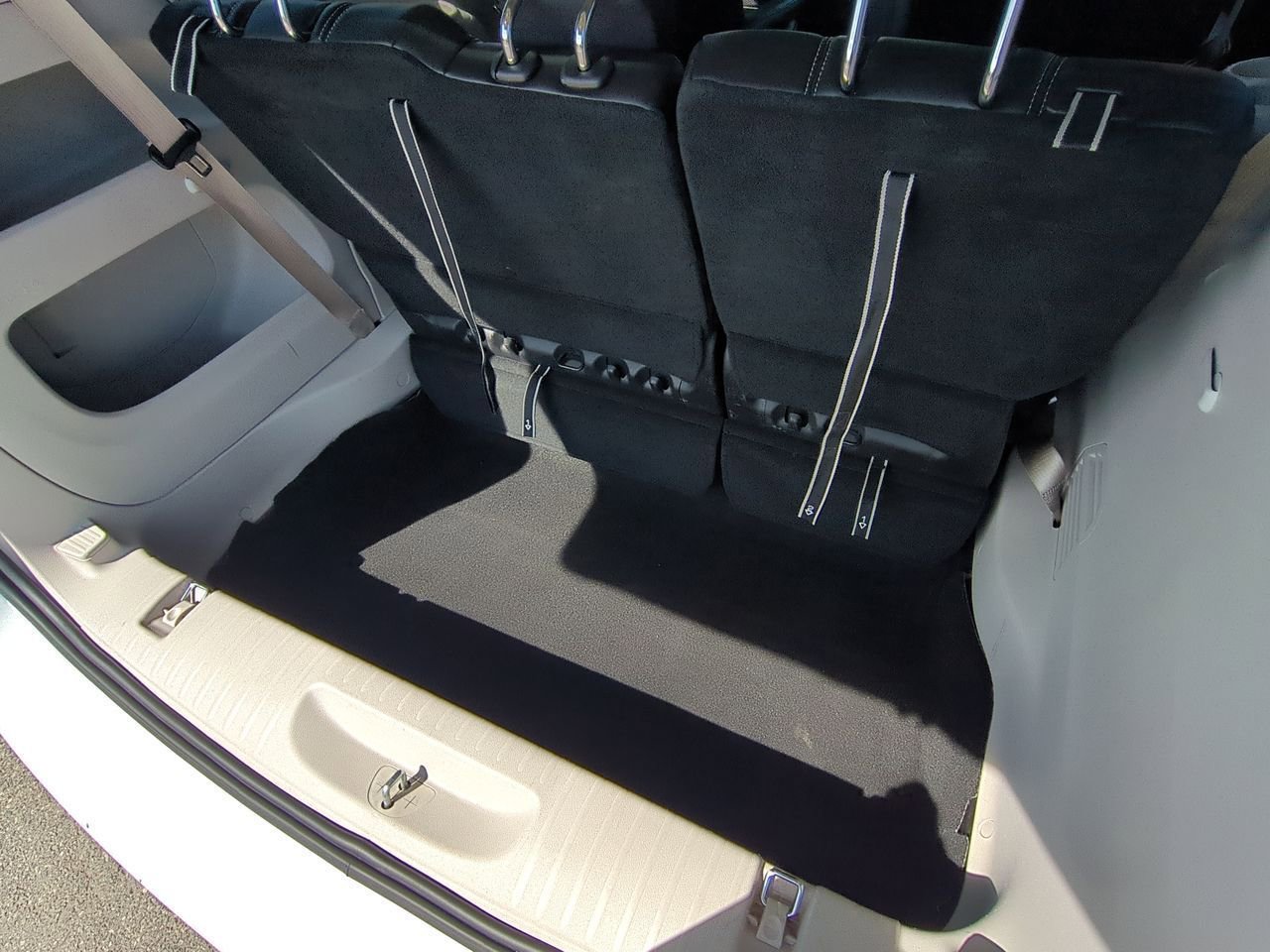 Used 2024 Chrysler Pacifica Touring-L image 23