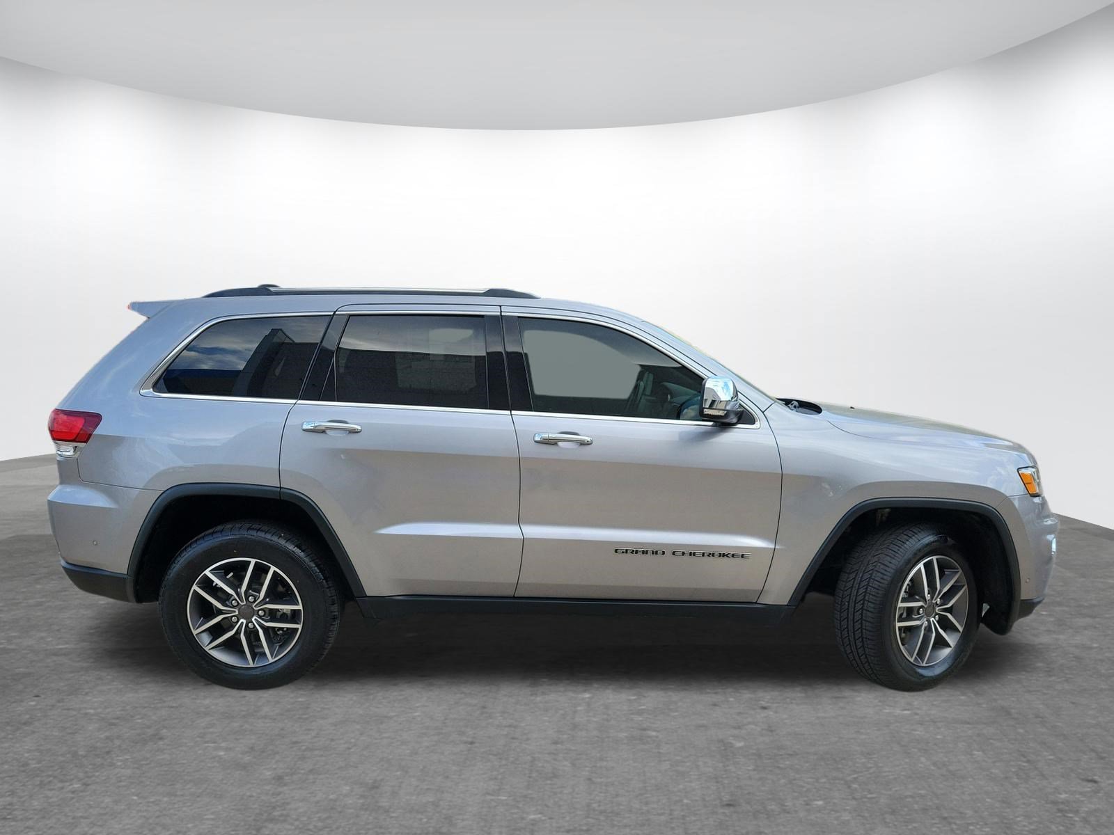 Used 2021 Jeep Grand Cherokee Limited AWD/4WD image 4