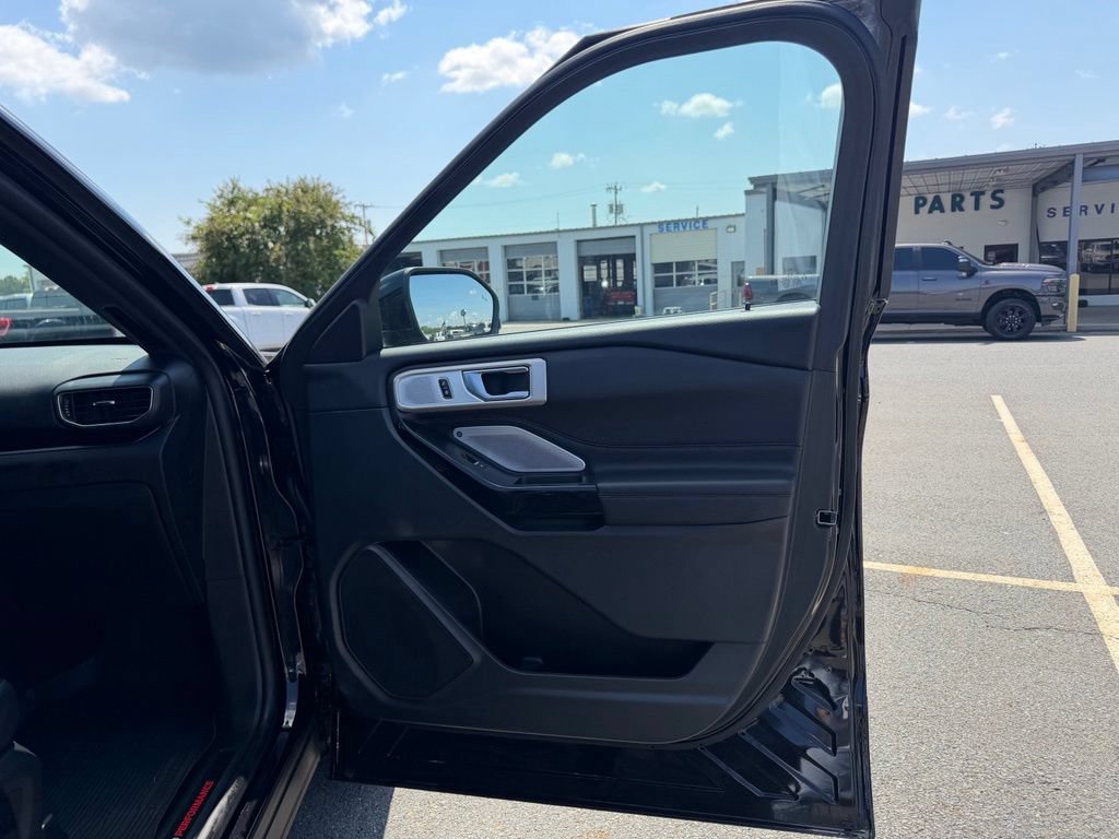 Used 2024 Ford Explorer ST w/ Equipment Group 401A AWD/4WD image 30