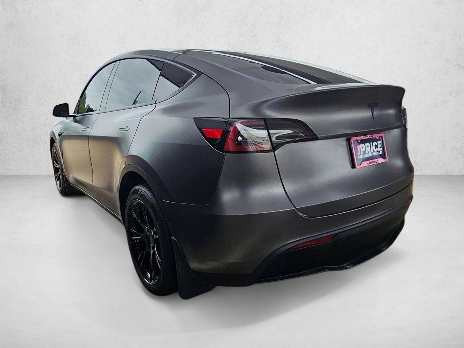 Used 2022 Tesla Model Y Long Range AWD/4WD image 8