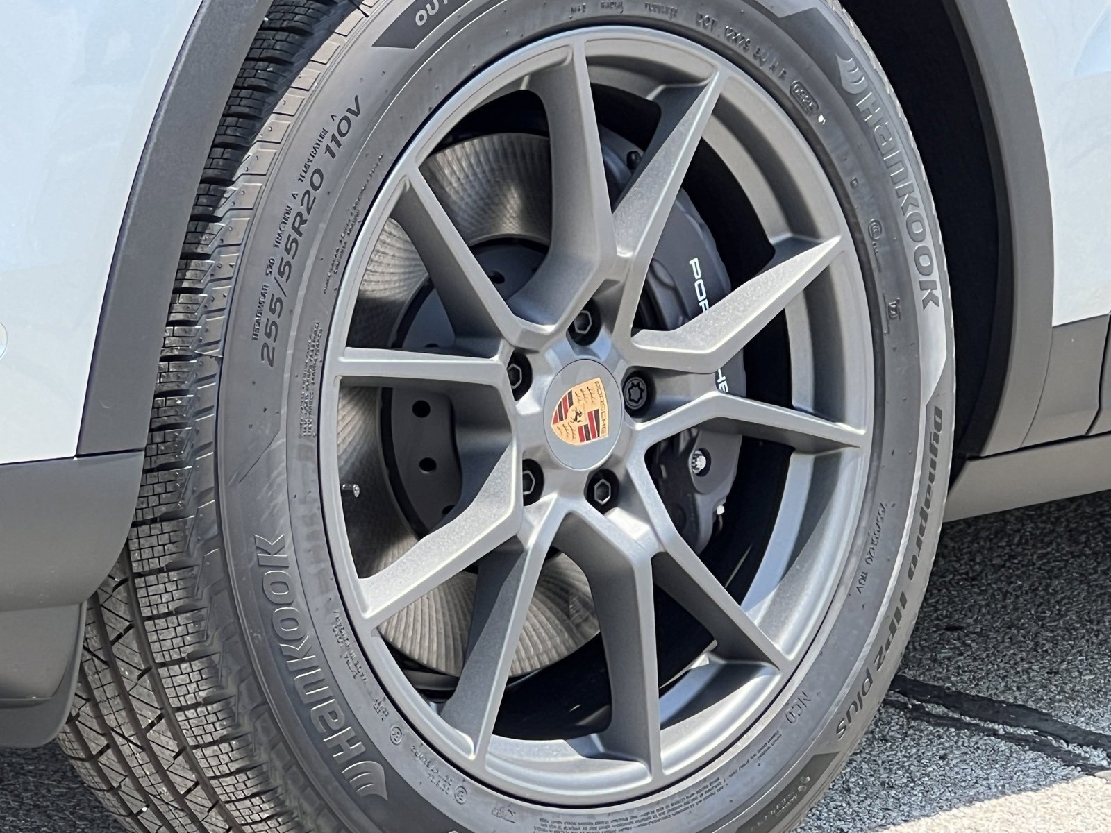 New 2025 Porsche Cayenne image 13