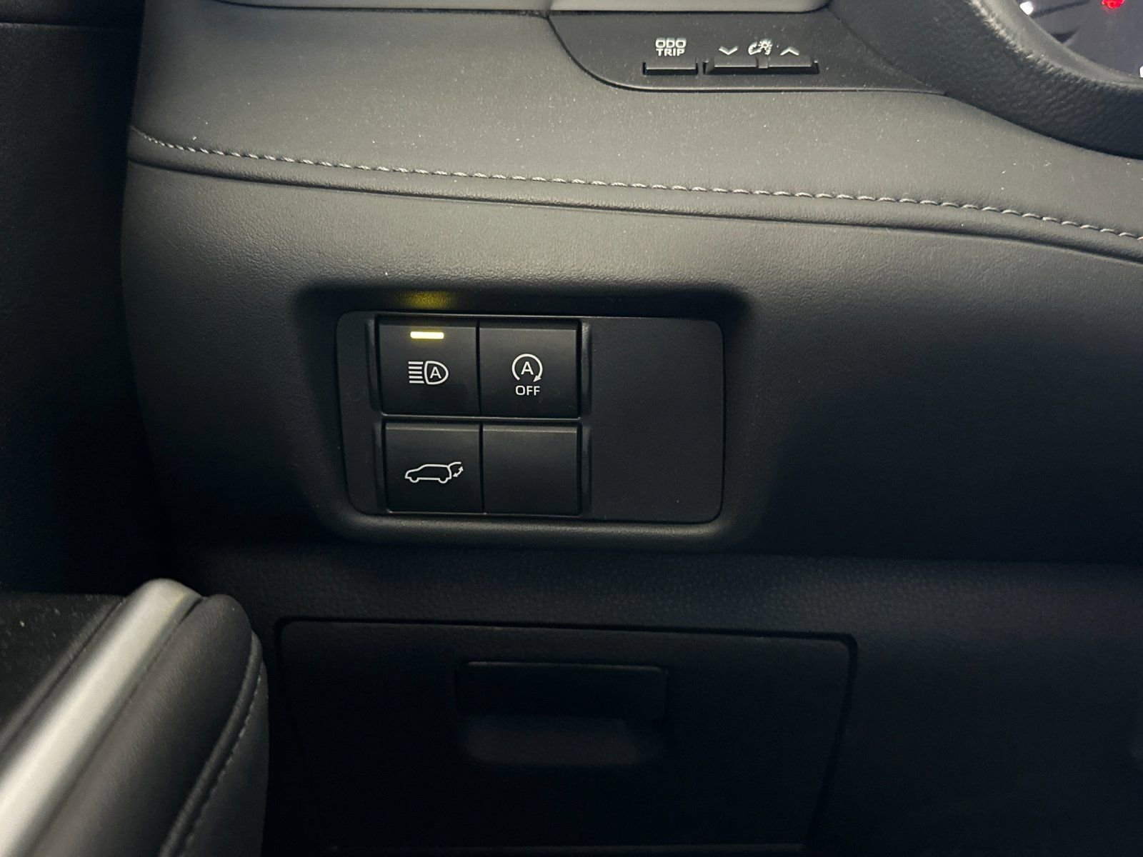 Used 2025 Toyota Highlander LE image 27