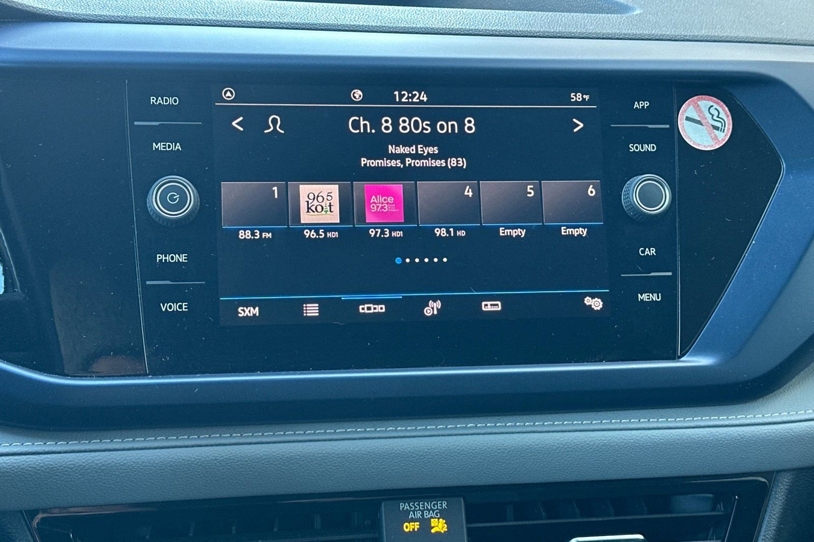 Used 2024 Volkswagen Taos SE image 23