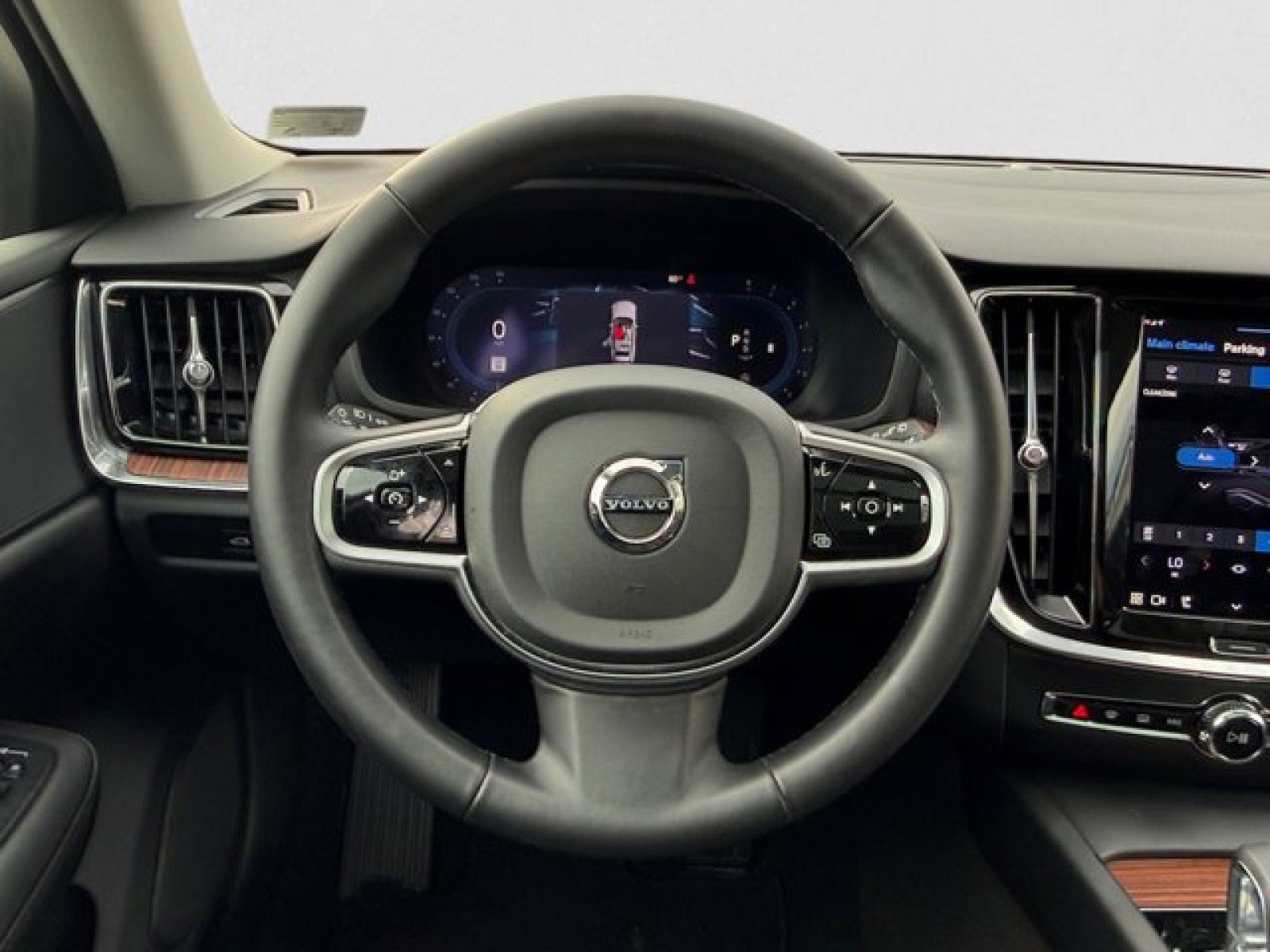 Used 2025 Volvo V60 B5 Cross Country Plus AWD/4WD image 15