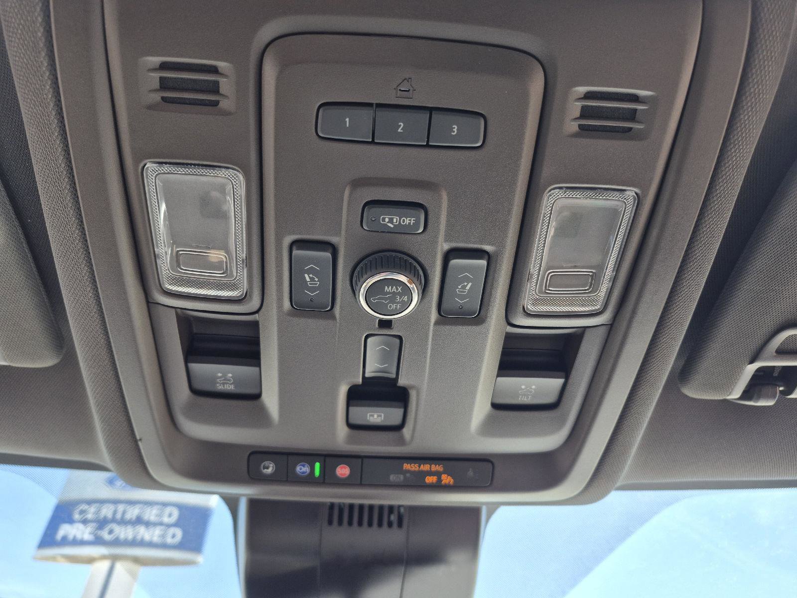 Used 2023 GMC Yukon XL SLT w/ SLT Premium Package image 7