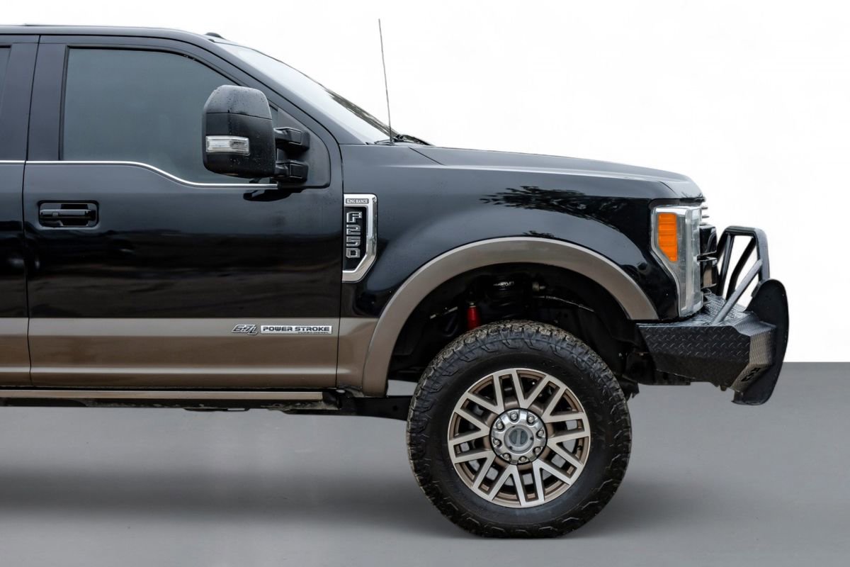 Used 2017 Ford F250 King Ranch w/ King Ranch Ultimate Package AWD/4WD image 7